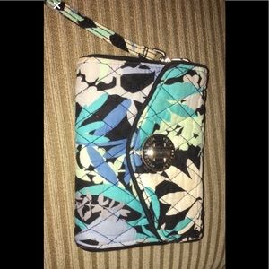 vera bradley wristlet